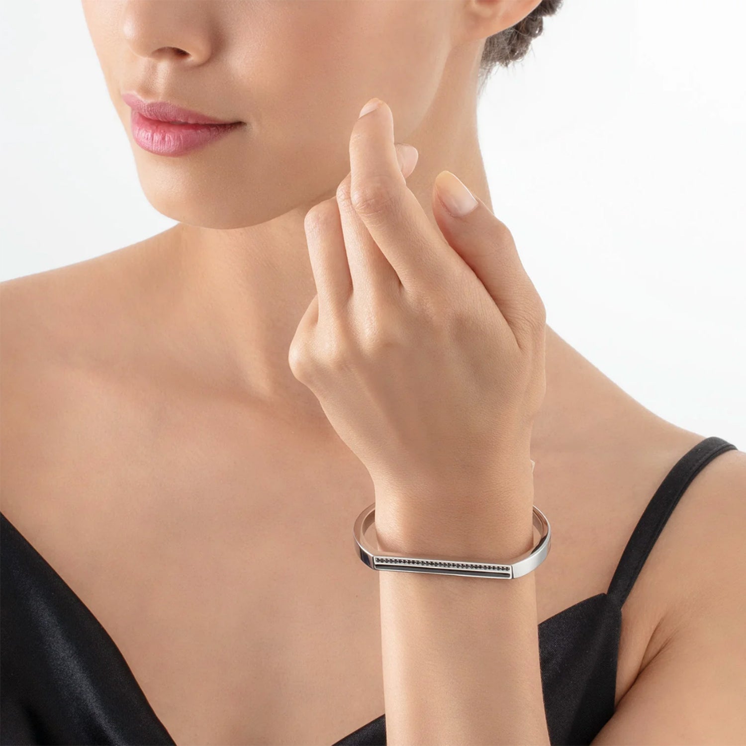 Black bangle stainless steel with crystals 0133_1317