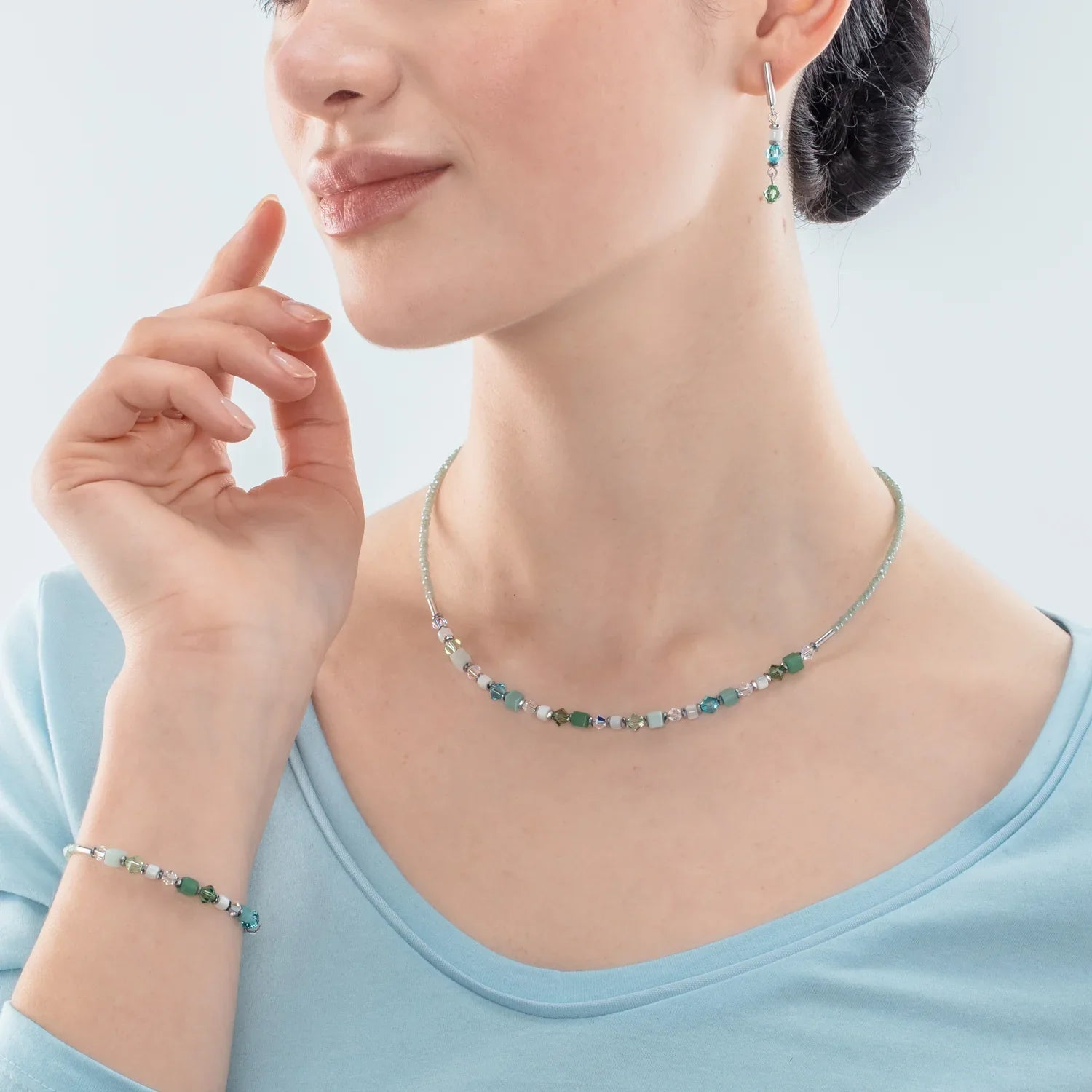 Shimmering Turquoise, Green, White & Silver Necklace 4239/10_0522
