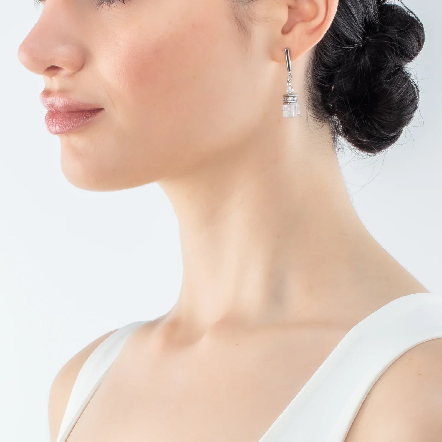 Fusion Crystal Pearls & White GeoCube Earrings 5086/21_1400